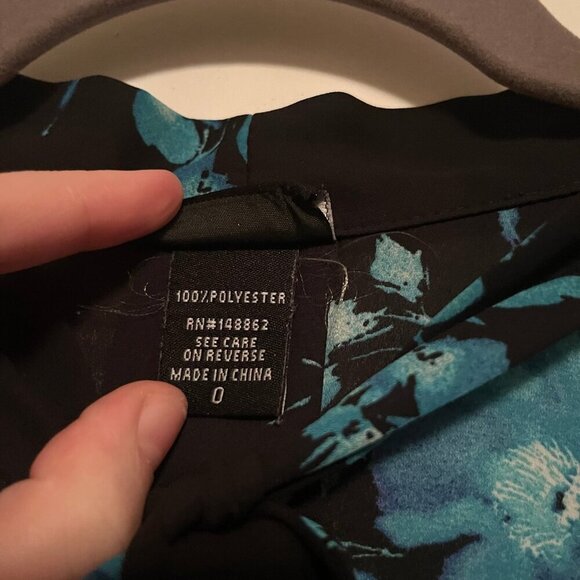 Torrid Size 0 Floral Tie Neck Blouse - Picture 6 of 7